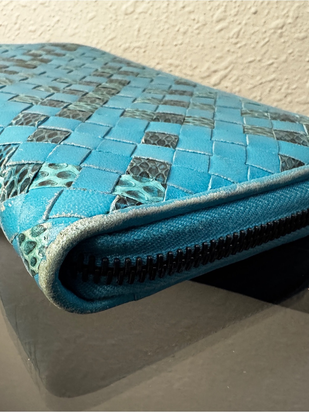 Bottega Veneta Turquoise Woven Leather Zip Wallet with Patterned Insets - Picture 4 of 10